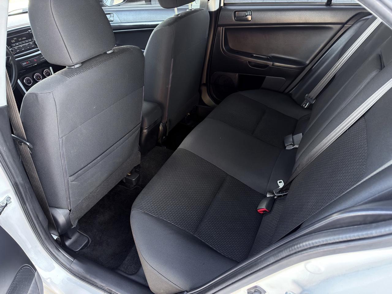 2016 Mitsubishi Lancer ES AWC 2.4L Photo