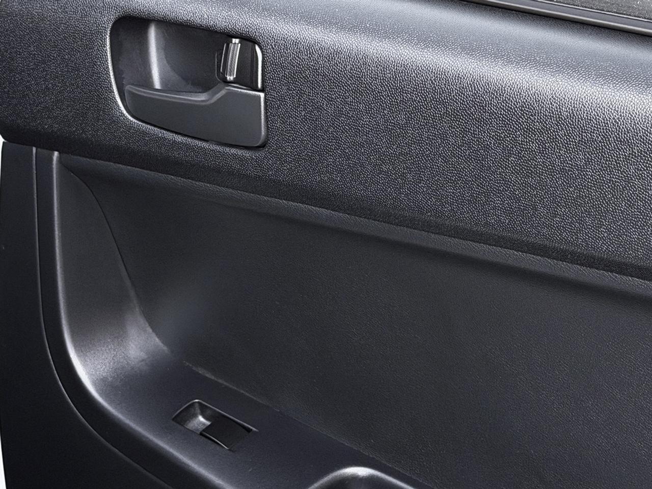 2016 Mitsubishi Lancer ES AWC 2.4L Photo