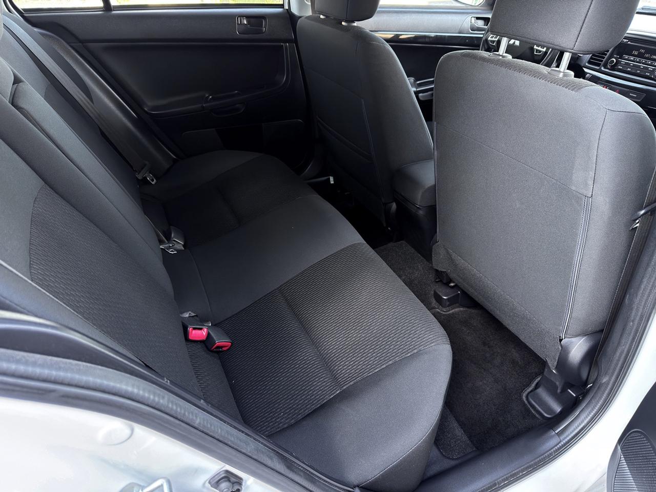 2016 Mitsubishi Lancer ES AWC 2.4L Photo