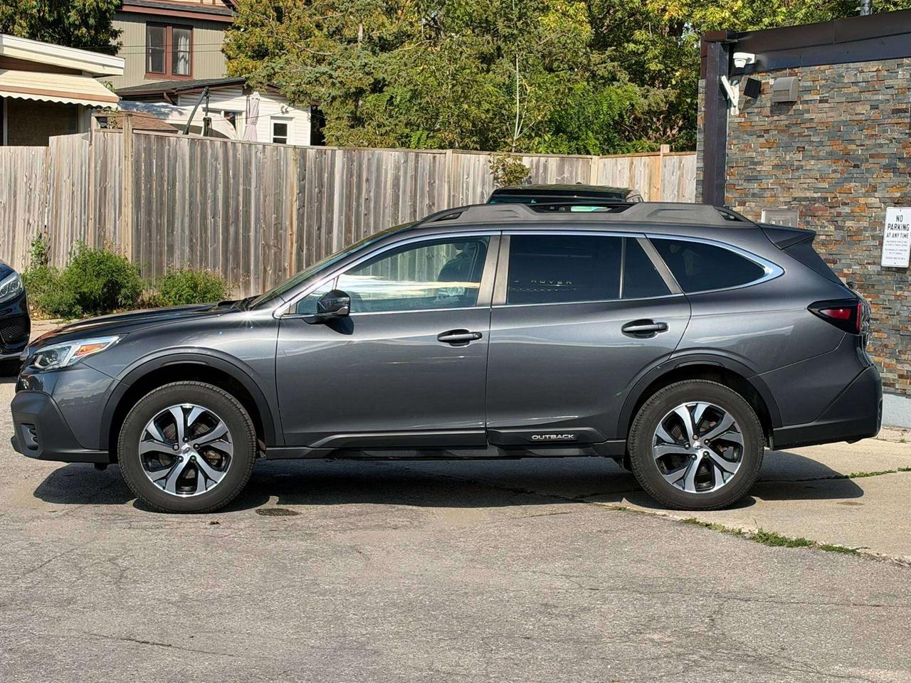 2020 Subaru Outback Clean CarFax   22 Dealer Service Records   2 Keys Photo