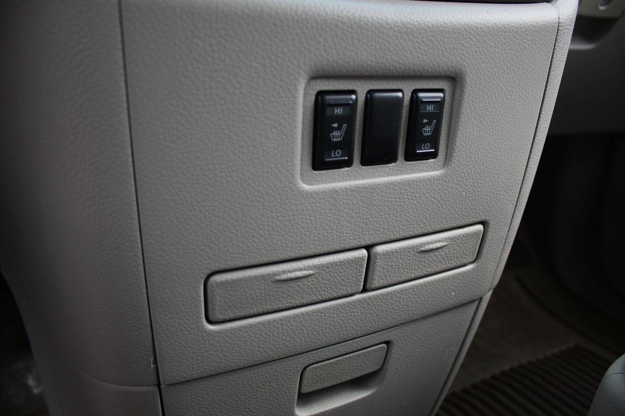 2011 Nissan Quest SV AS-IS SPECIAL Photo