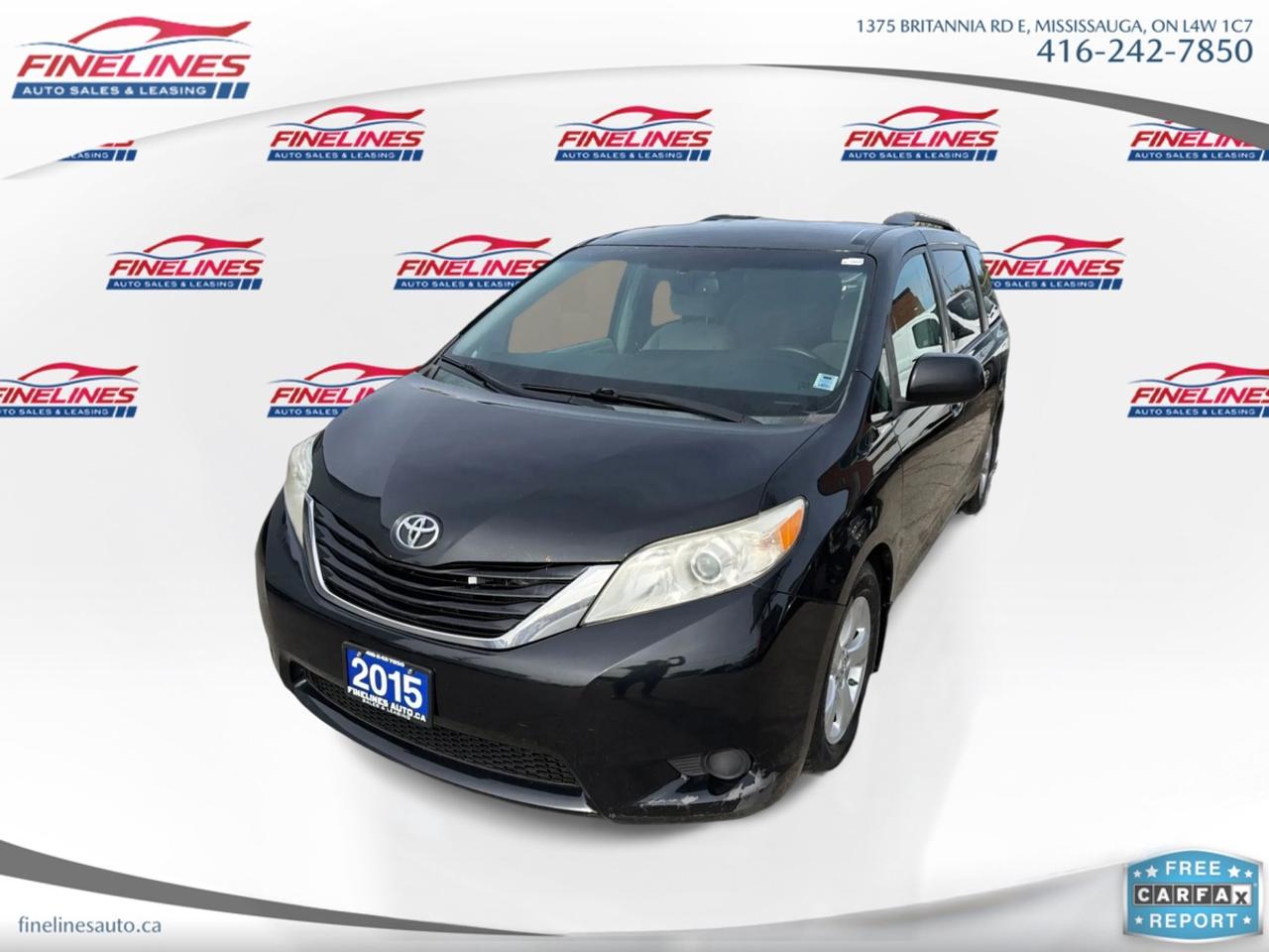 2015 Toyota Sienna LE Photo