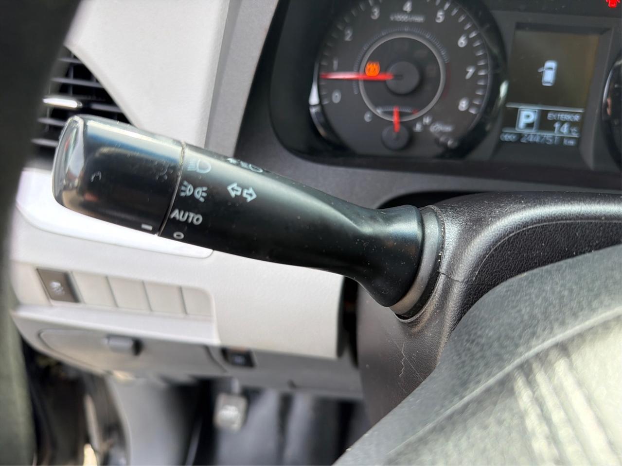 2015 Toyota Sienna LE Photo