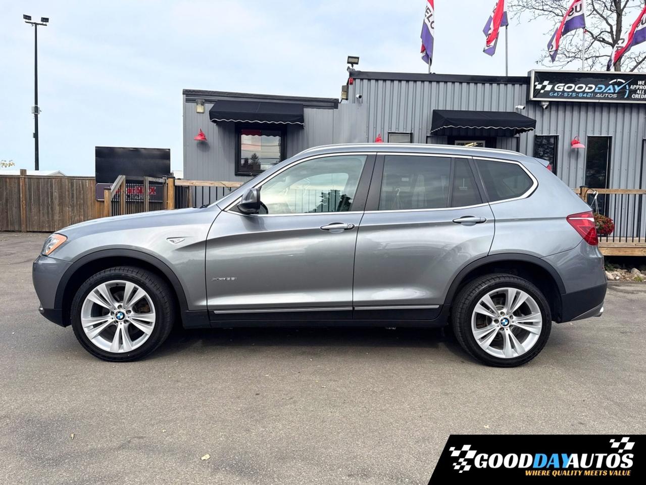 2011 BMW X3 xDrive35i LOW KMS ONE OWNER CLEAN CARFAX Photo1