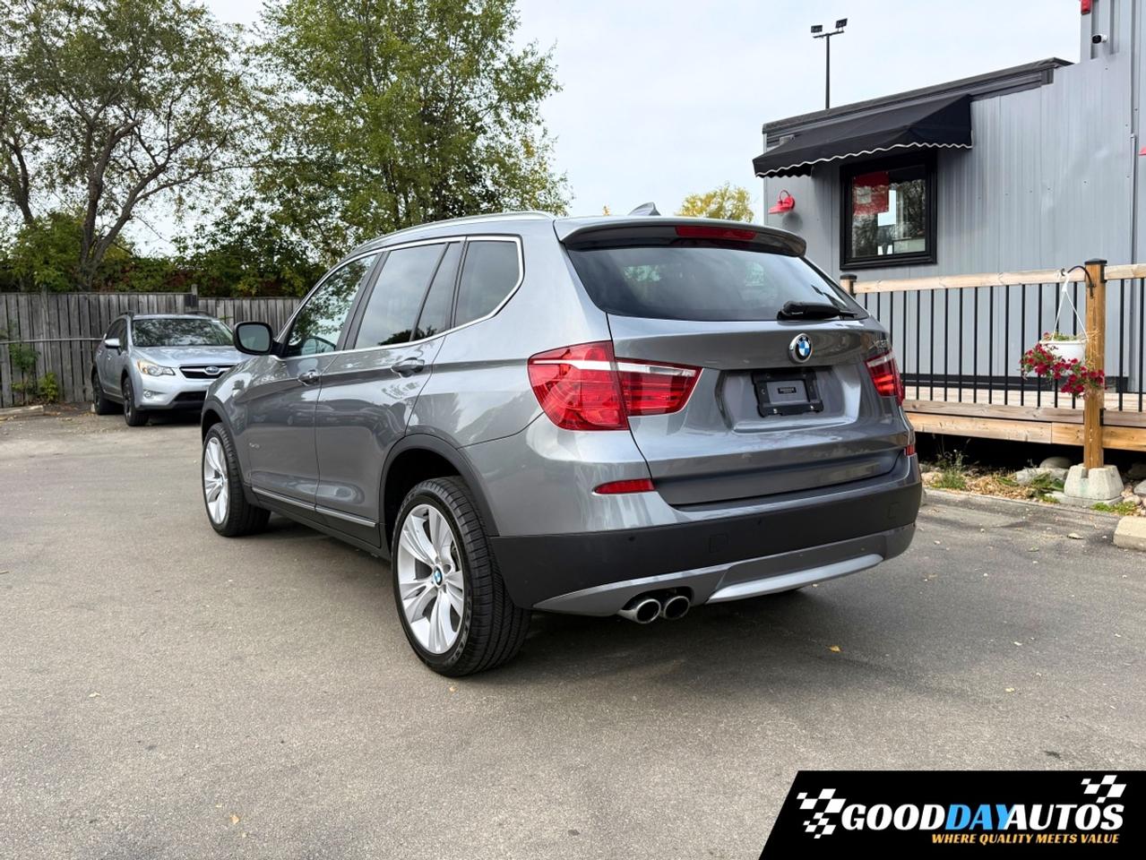 2011 BMW X3 xDrive35i LOW KMS ONE OWNER CLEAN CARFAX Photo2