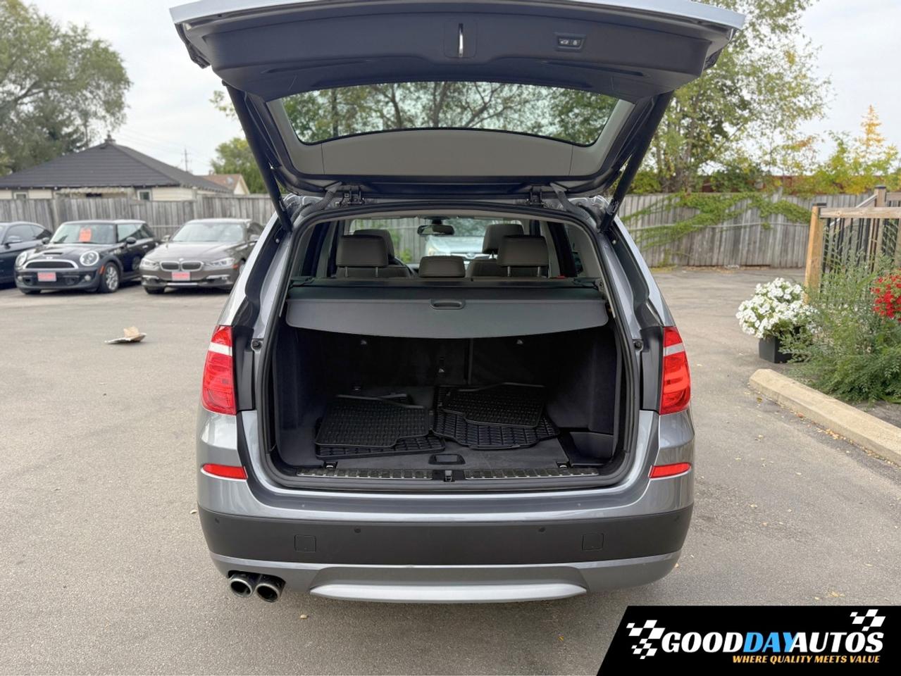 2011 BMW X3 xDrive35i LOW KMS ONE OWNER CLEAN CARFAX Photo