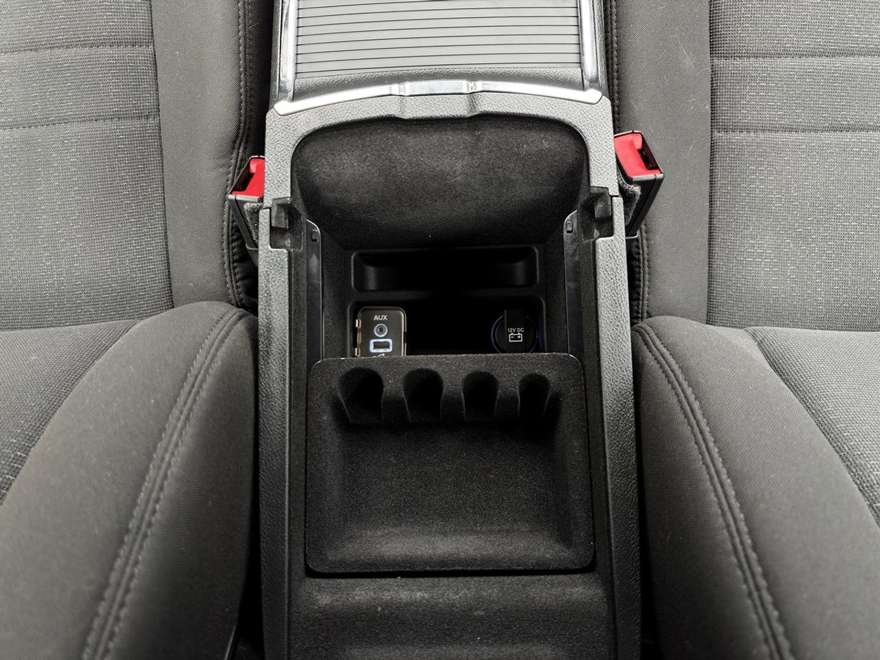 2013 Dodge Charger SXT w/Sun. Photo