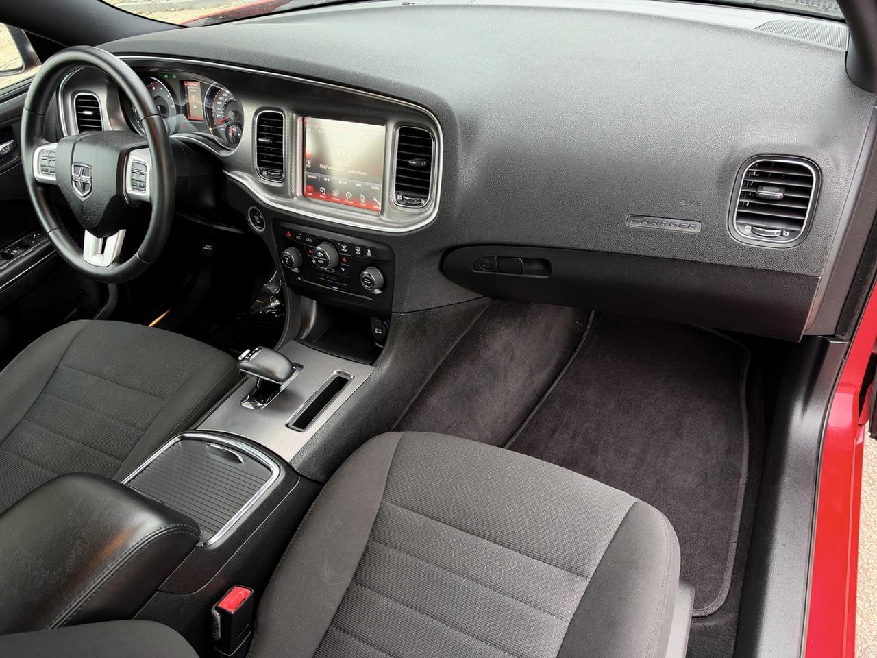 2013 Dodge Charger SXT w/Sun. Photo