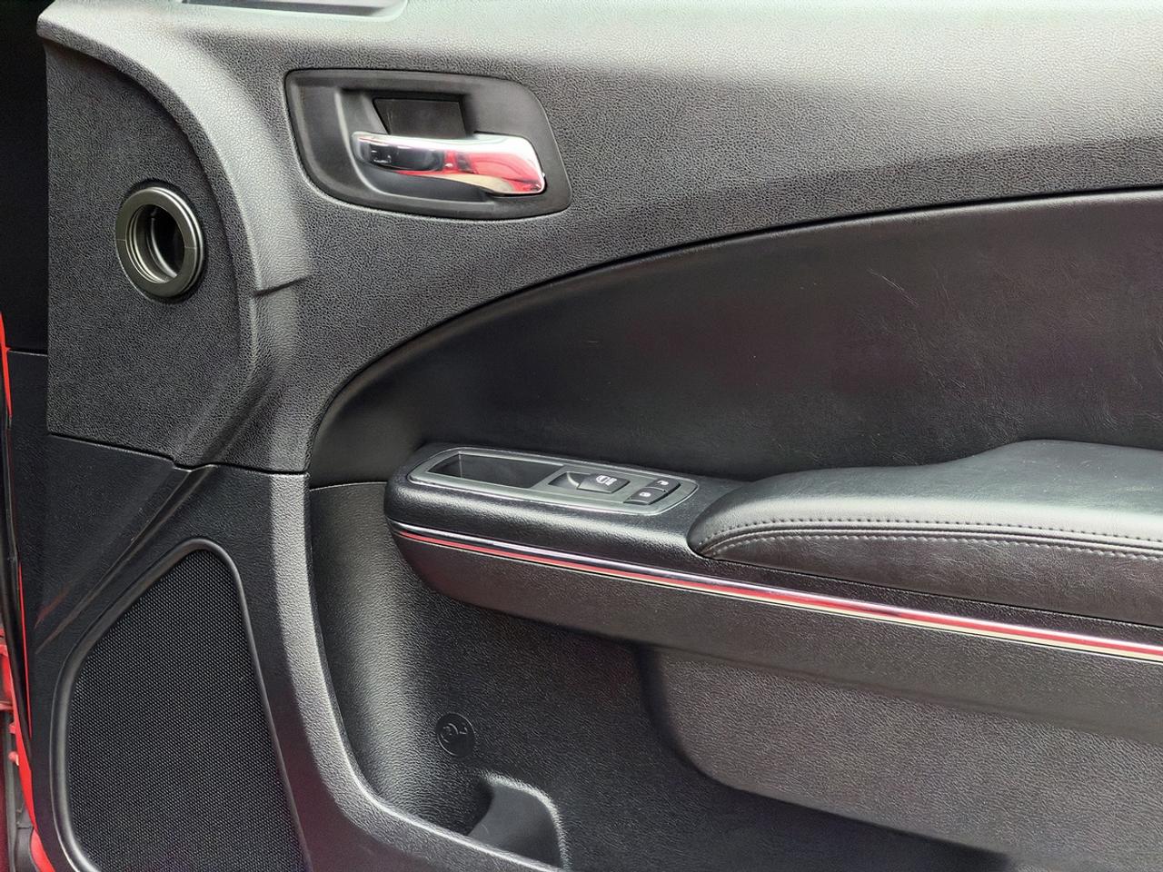 2013 Dodge Charger SXT w/Sun. Photo