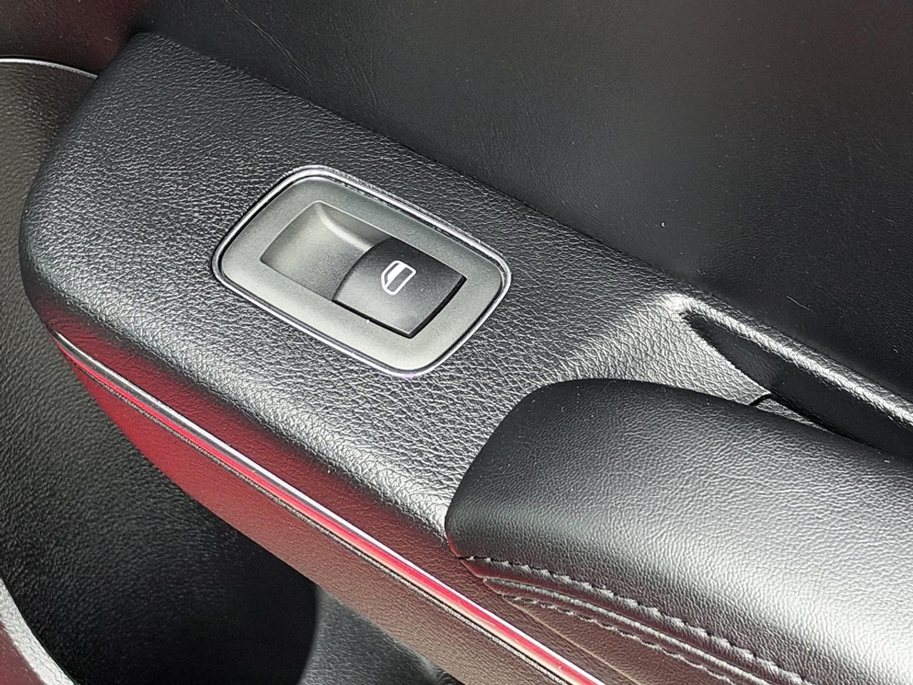 2013 Dodge Charger SXT w/Sun. Photo