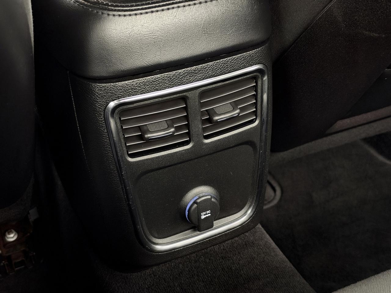 2013 Dodge Charger SXT w/Sun. Photo