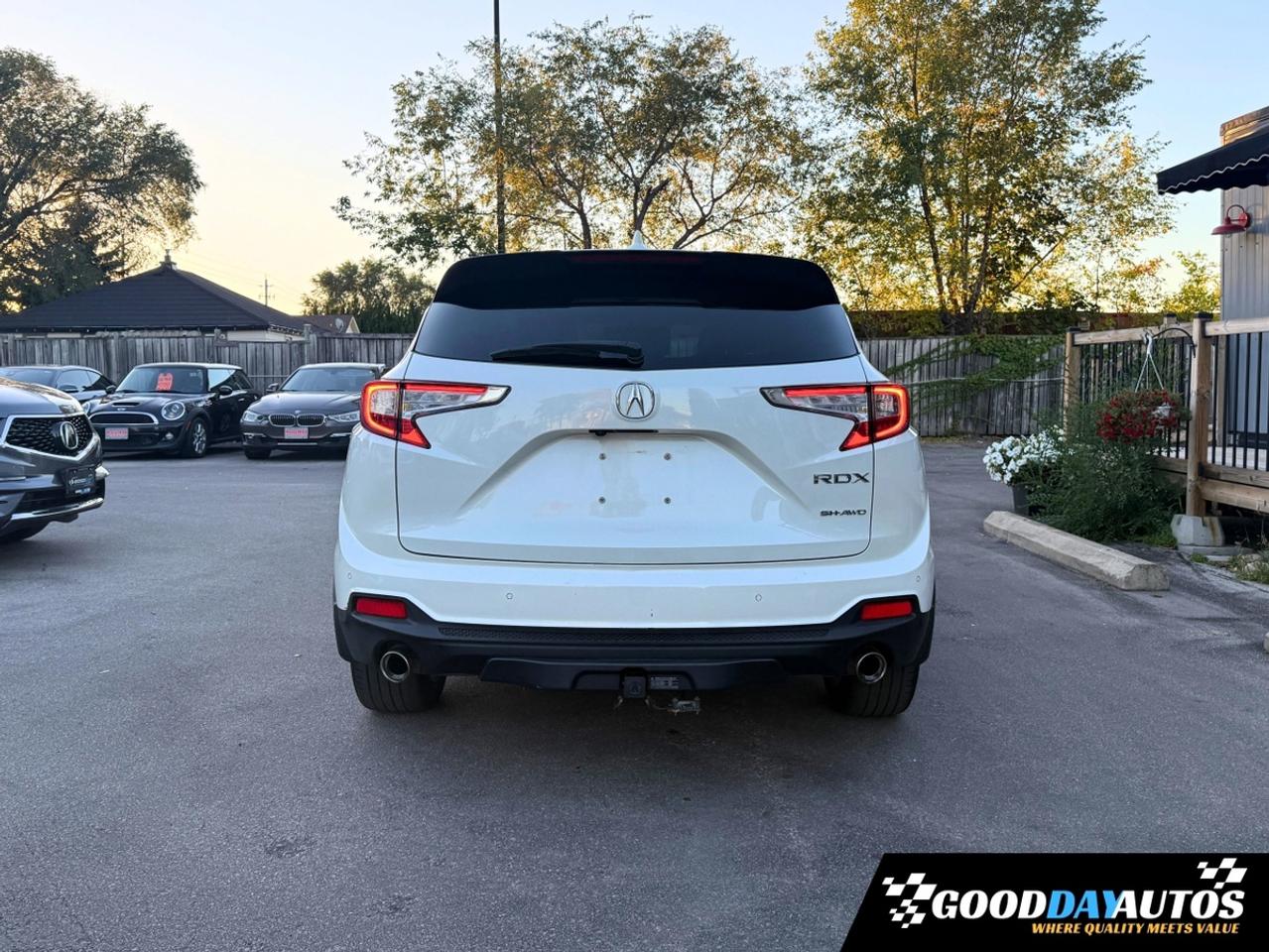2019 Acura RDX TECH PKG | LOW KMS | CLEAN CARFAX | DEALER SRVICED Photo3