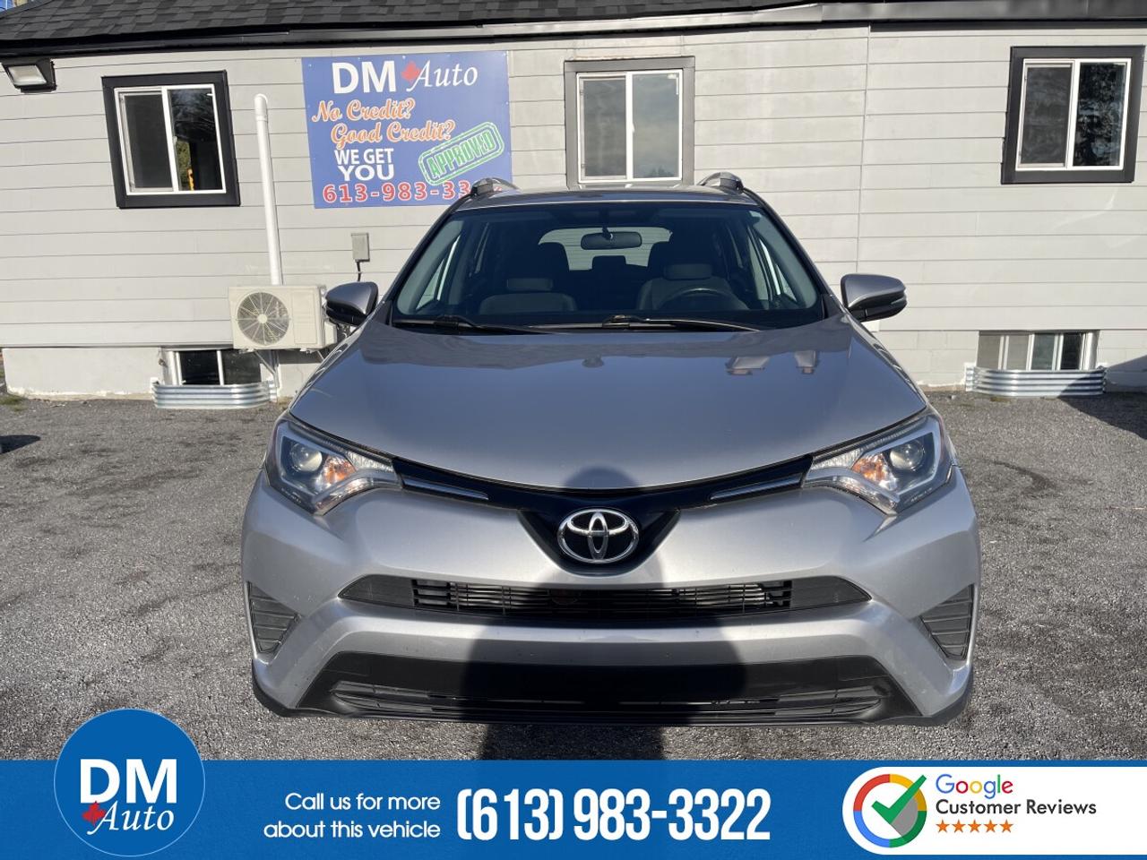 2016 Toyota RAV4 LE Photo1