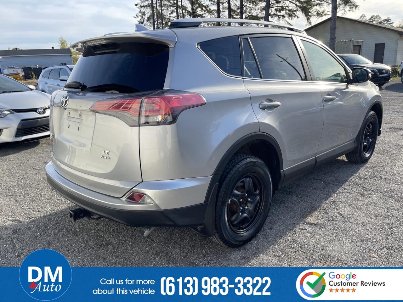 2016 Toyota RAV4 LE Photo4