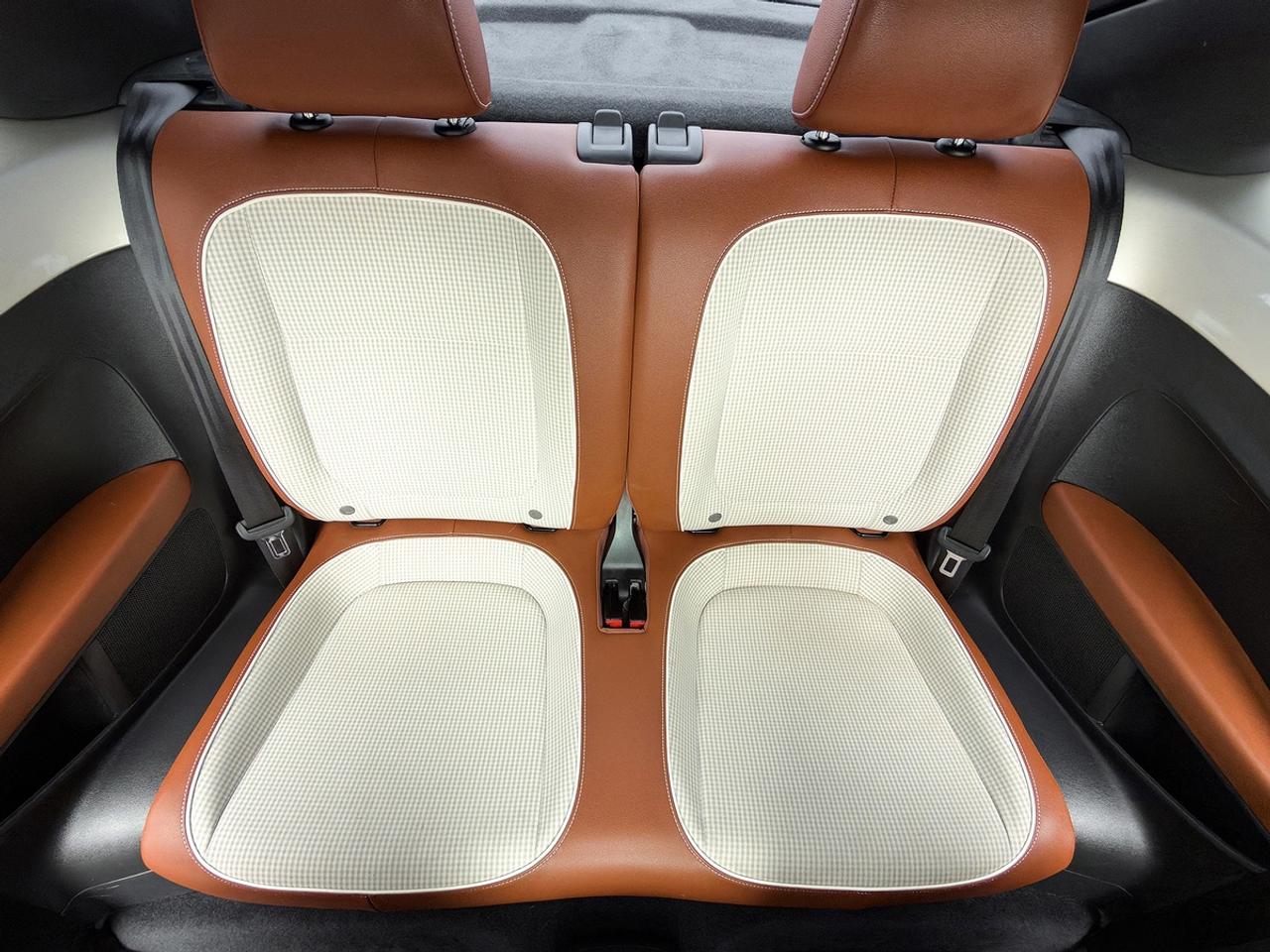 2016 Volkswagen BEETLE CLASSIC 1.8T Photo
