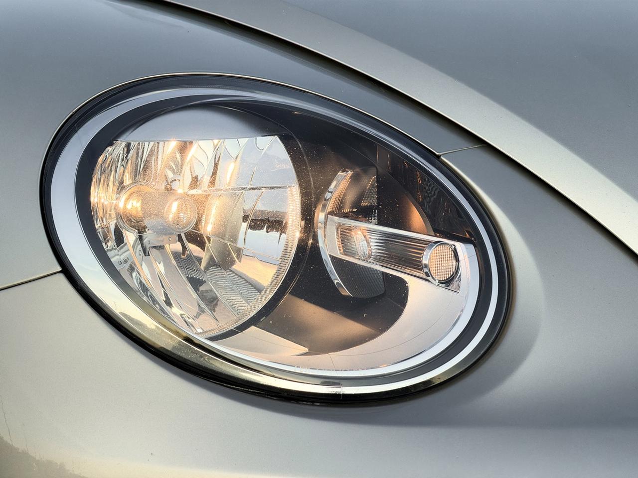 2016 Volkswagen BEETLE CLASSIC 1.8T Photo