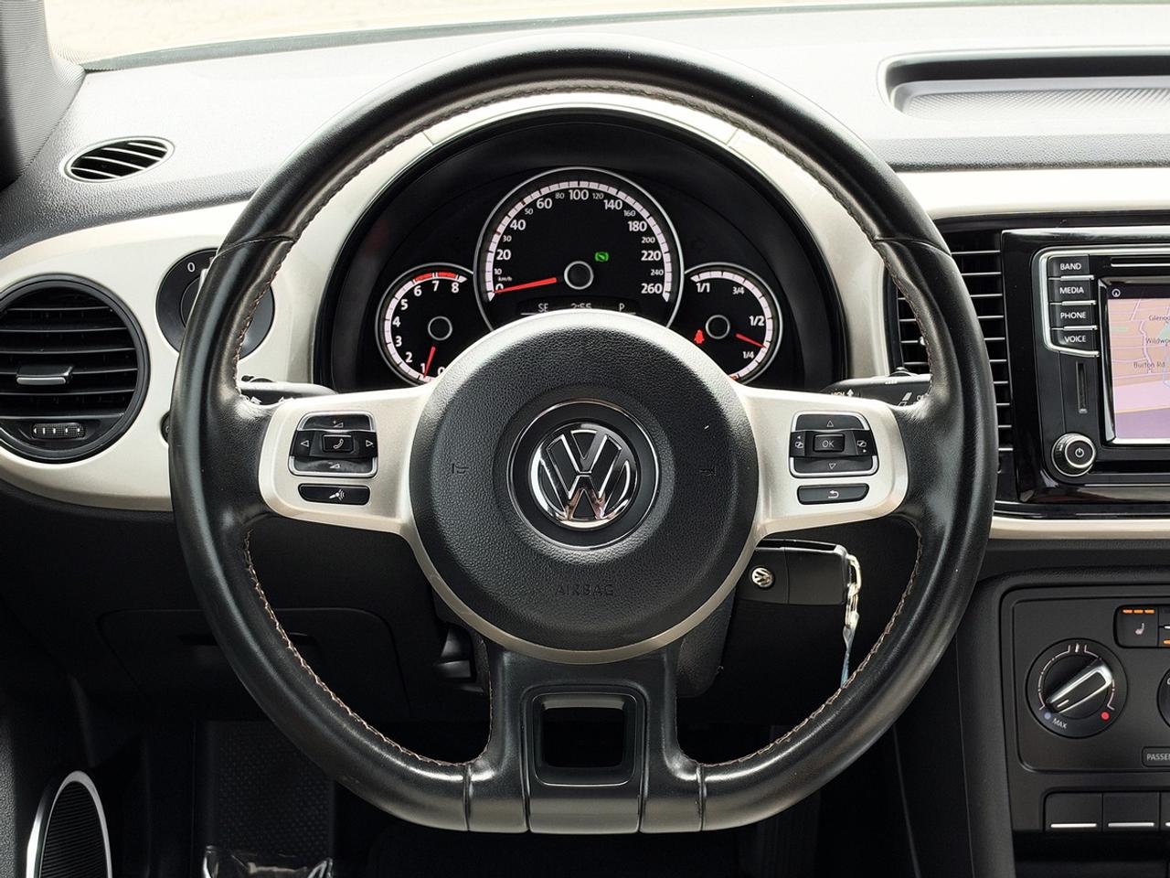2016 Volkswagen BEETLE CLASSIC 1.8T Photo