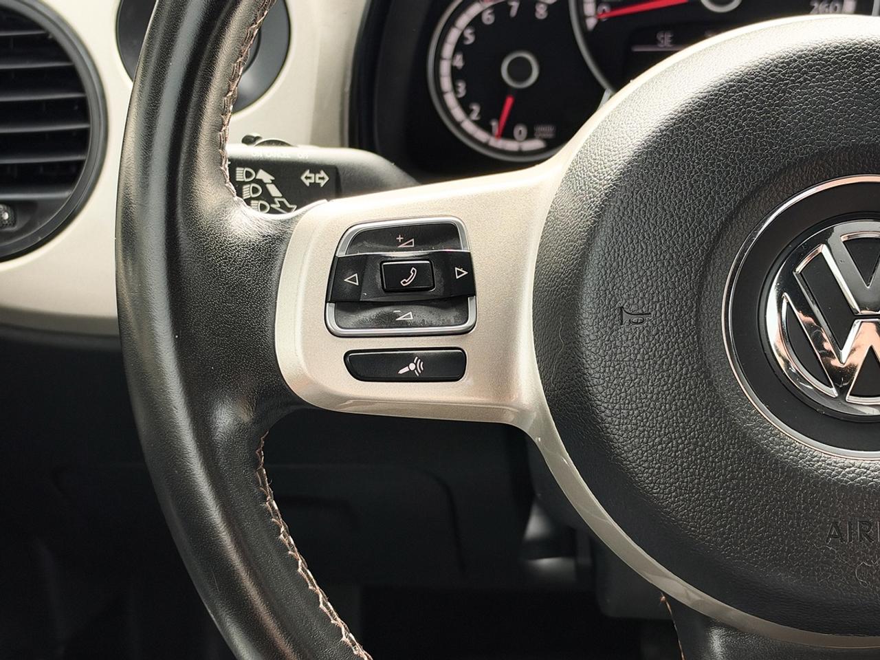 2016 Volkswagen BEETLE CLASSIC 1.8T Photo
