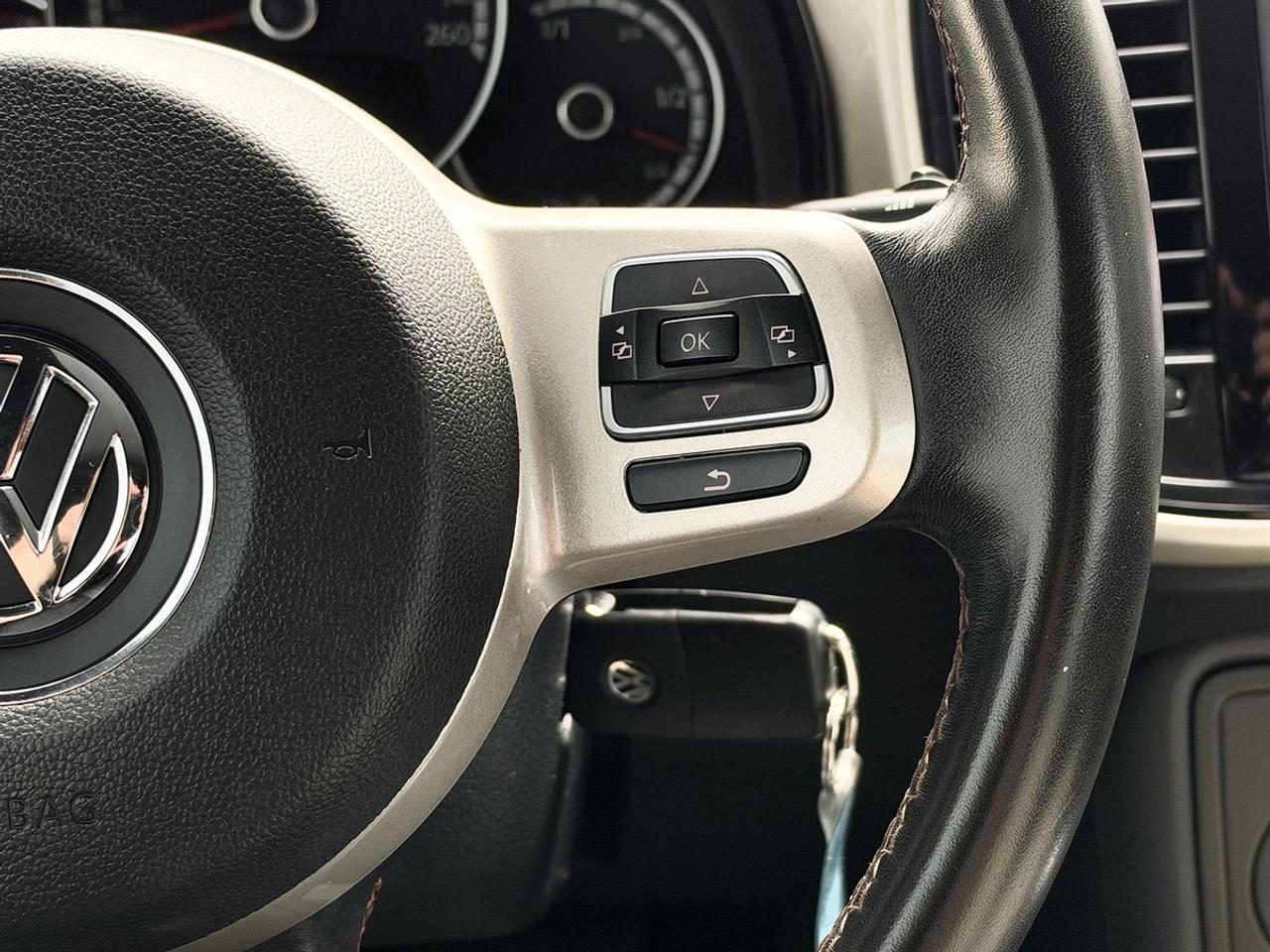 2016 Volkswagen BEETLE CLASSIC 1.8T Photo