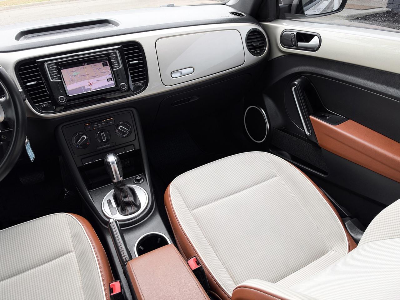 2016 Volkswagen BEETLE CLASSIC 1.8T Photo