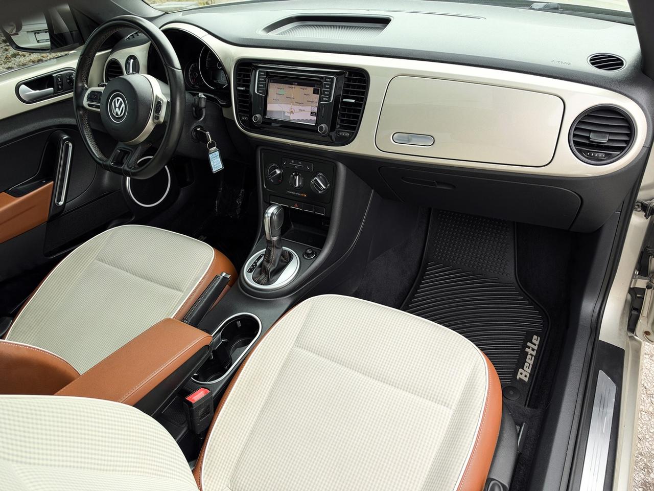 2016 Volkswagen BEETLE CLASSIC 1.8T Photo