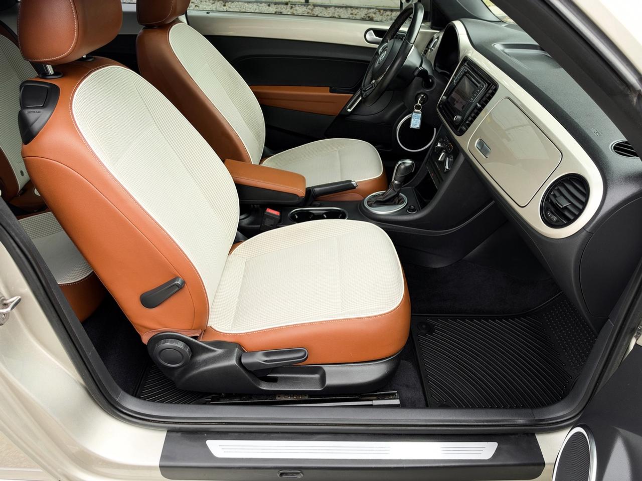 2016 Volkswagen BEETLE CLASSIC 1.8T Photo