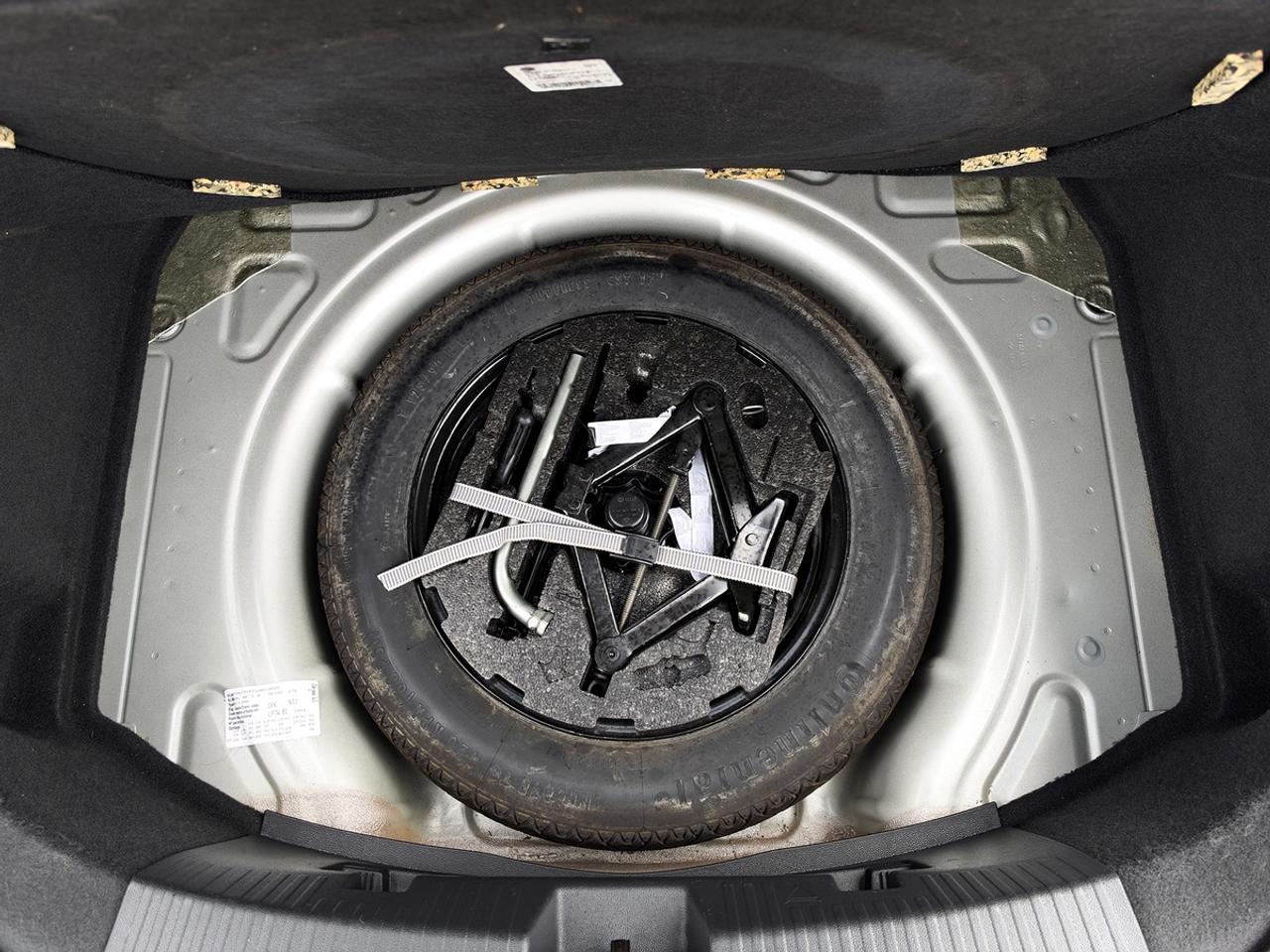 2016 Volkswagen BEETLE CLASSIC 1.8T Photo