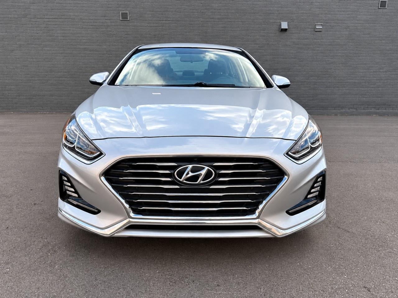 2019 Hyundai Sonata 2.4L Essential Photo
