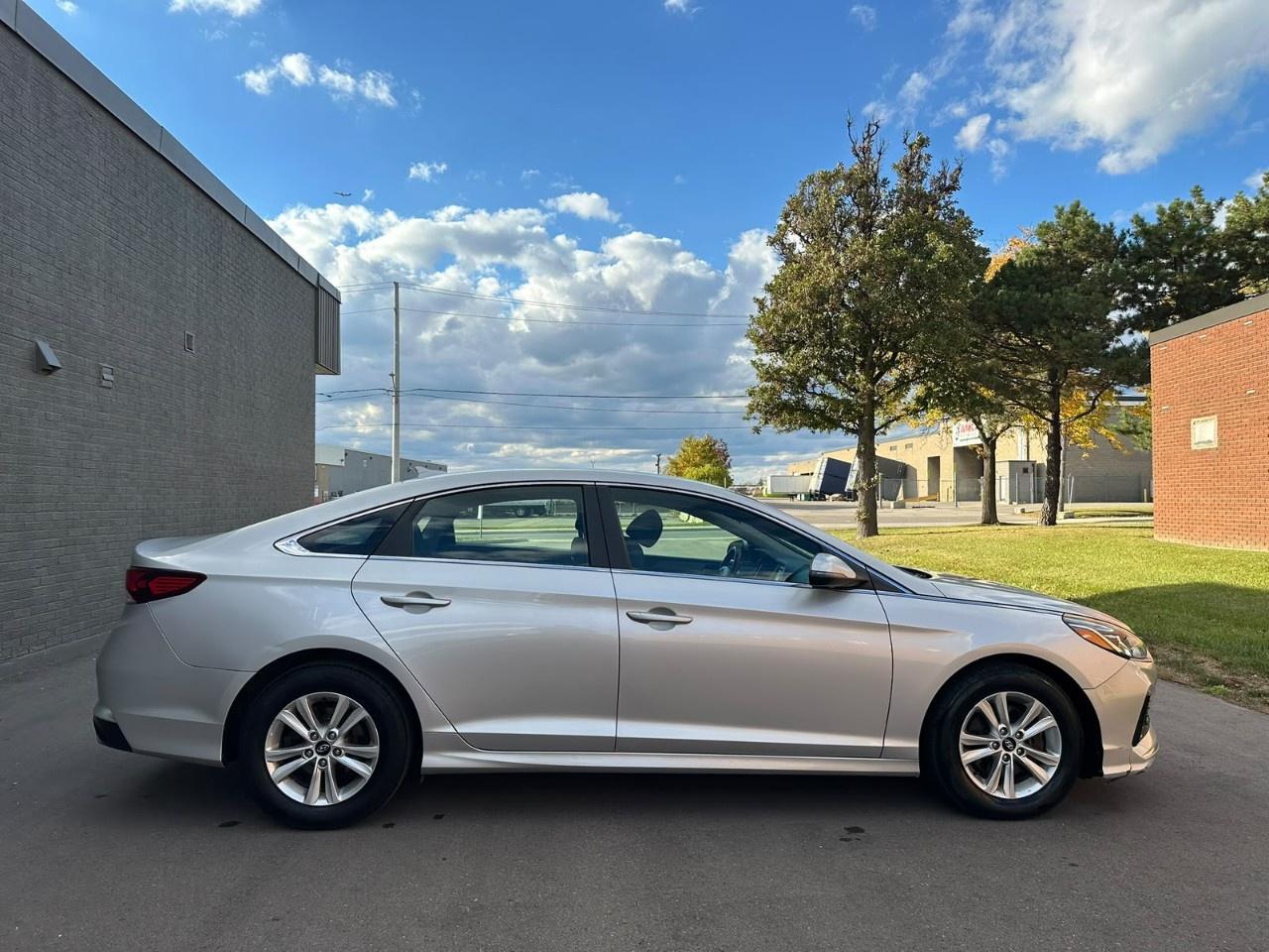 2019 Hyundai Sonata 2.4L Essential Photo