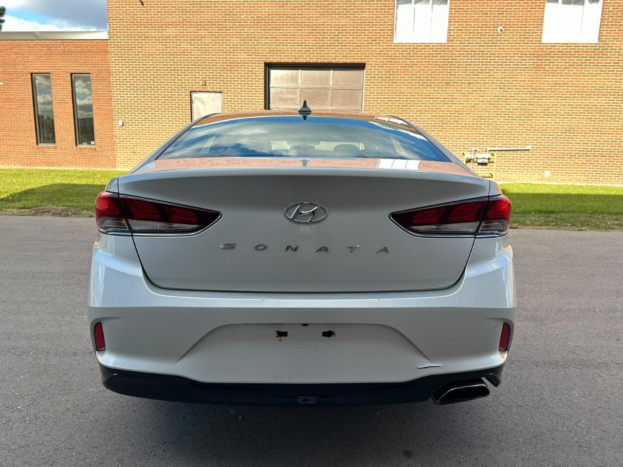 2019 Hyundai Sonata 2.4L Essential Photo