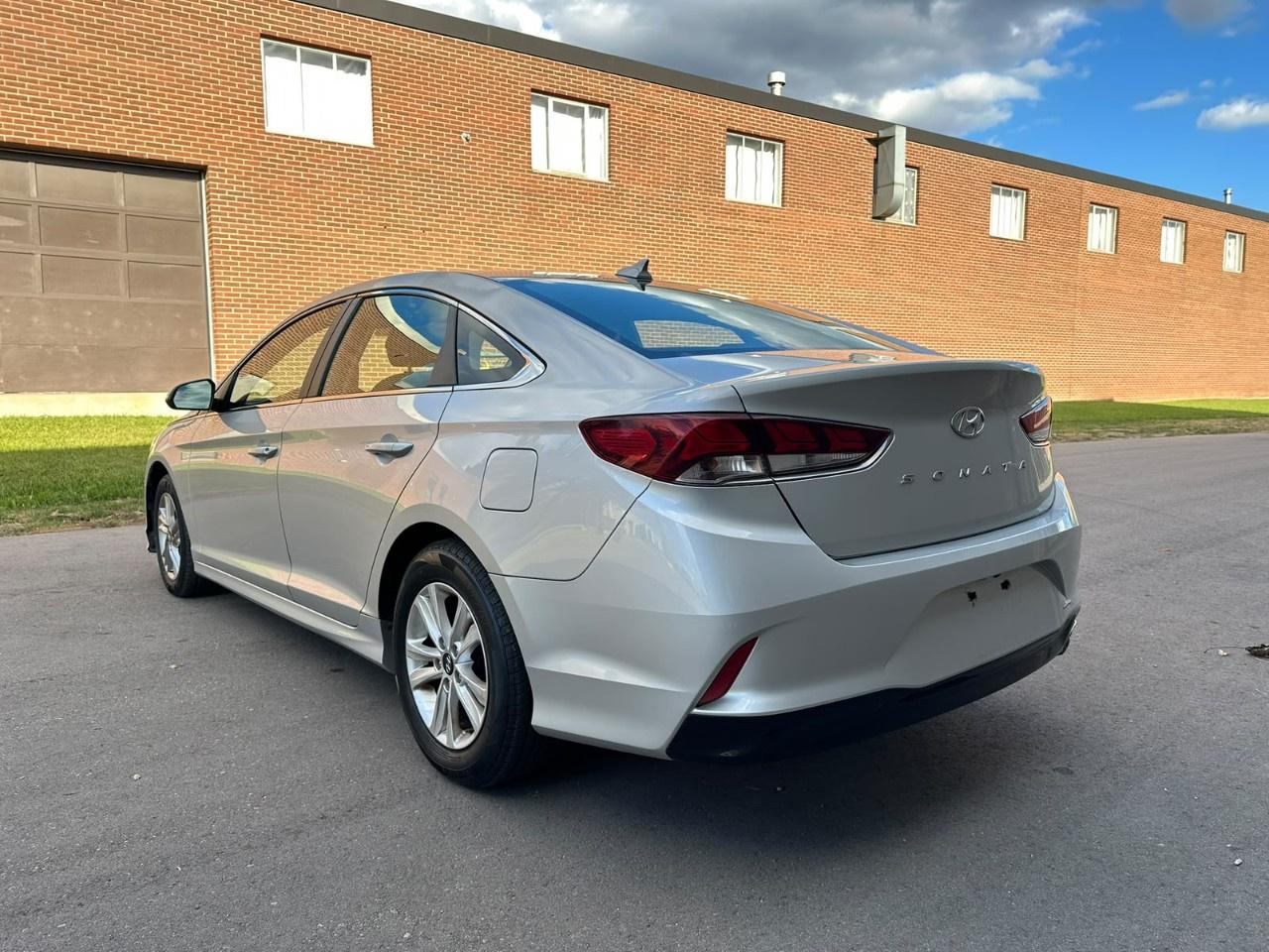 2019 Hyundai Sonata 2.4L Essential Photo
