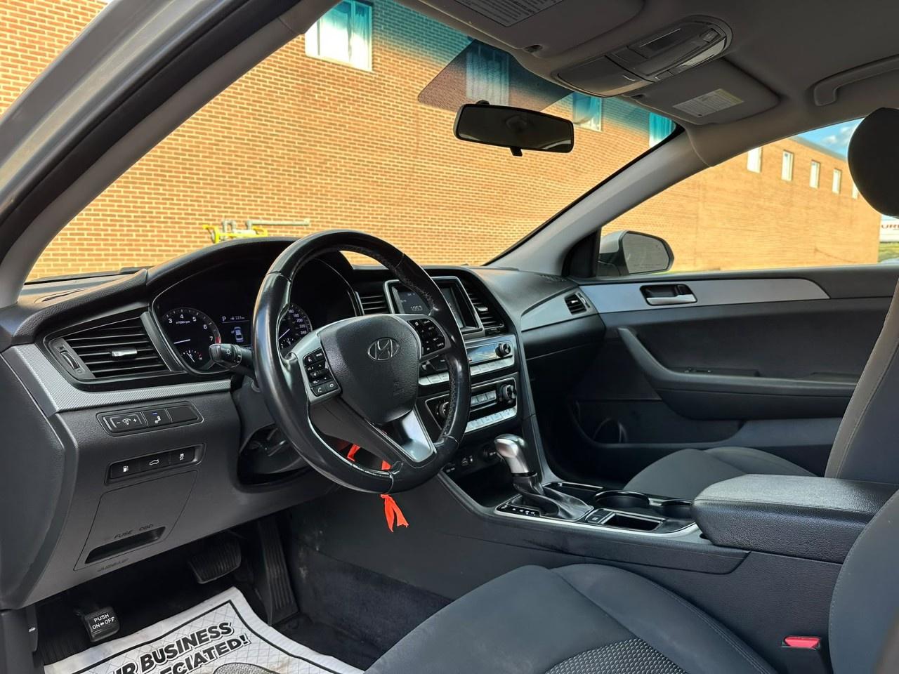 2019 Hyundai Sonata 2.4L Essential Photo