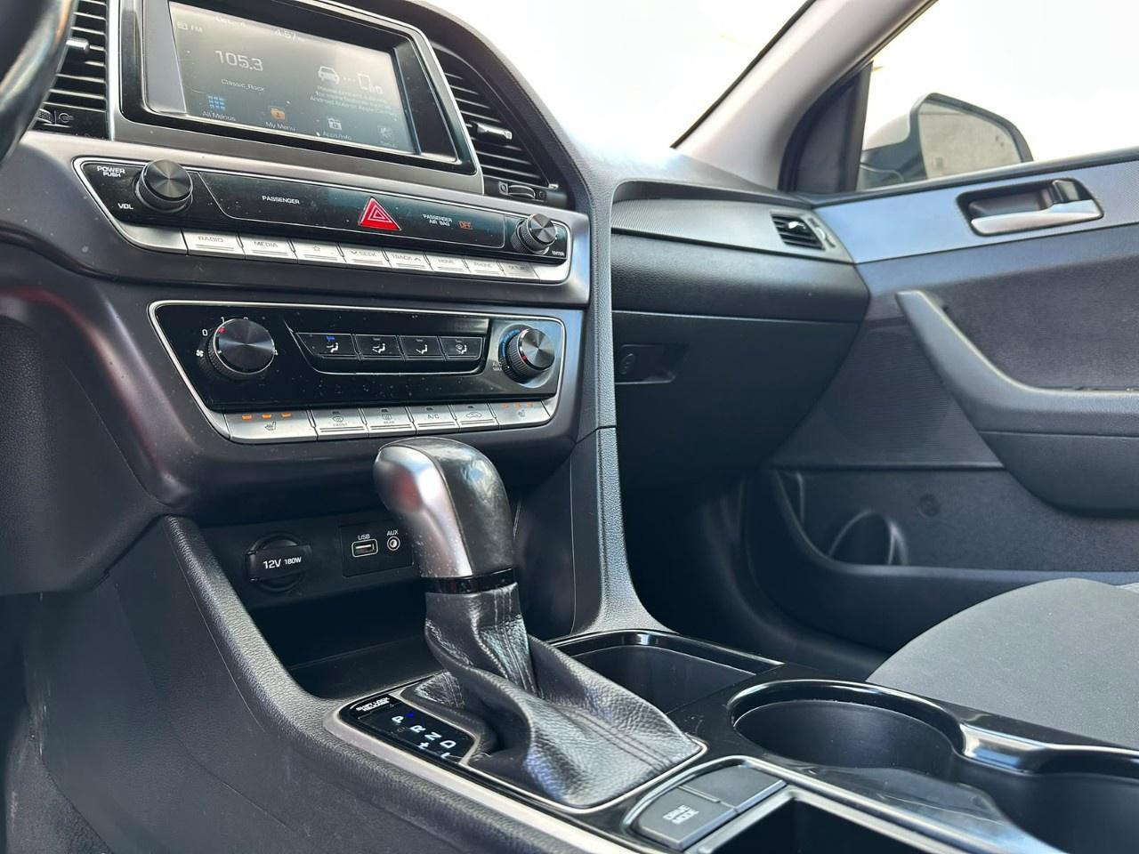 2019 Hyundai Sonata 2.4L Essential Photo