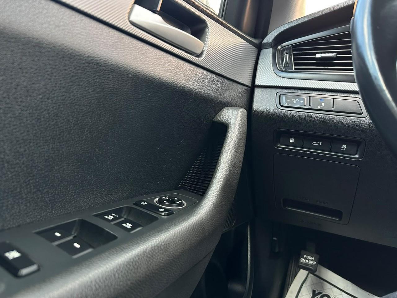 2019 Hyundai Sonata 2.4L Essential Photo