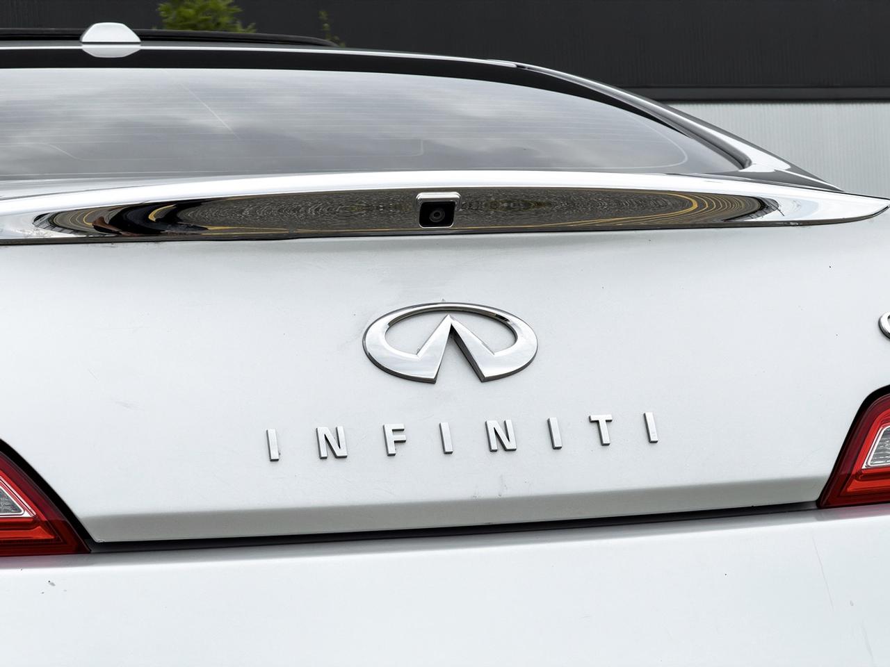2012 Infiniti G37X  AWD w/Tech Pkg Photo