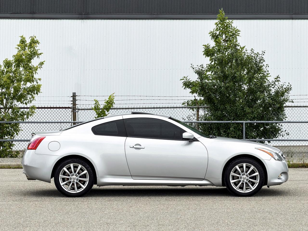 2012 Infiniti G37X  AWD w/Tech Pkg Photo
