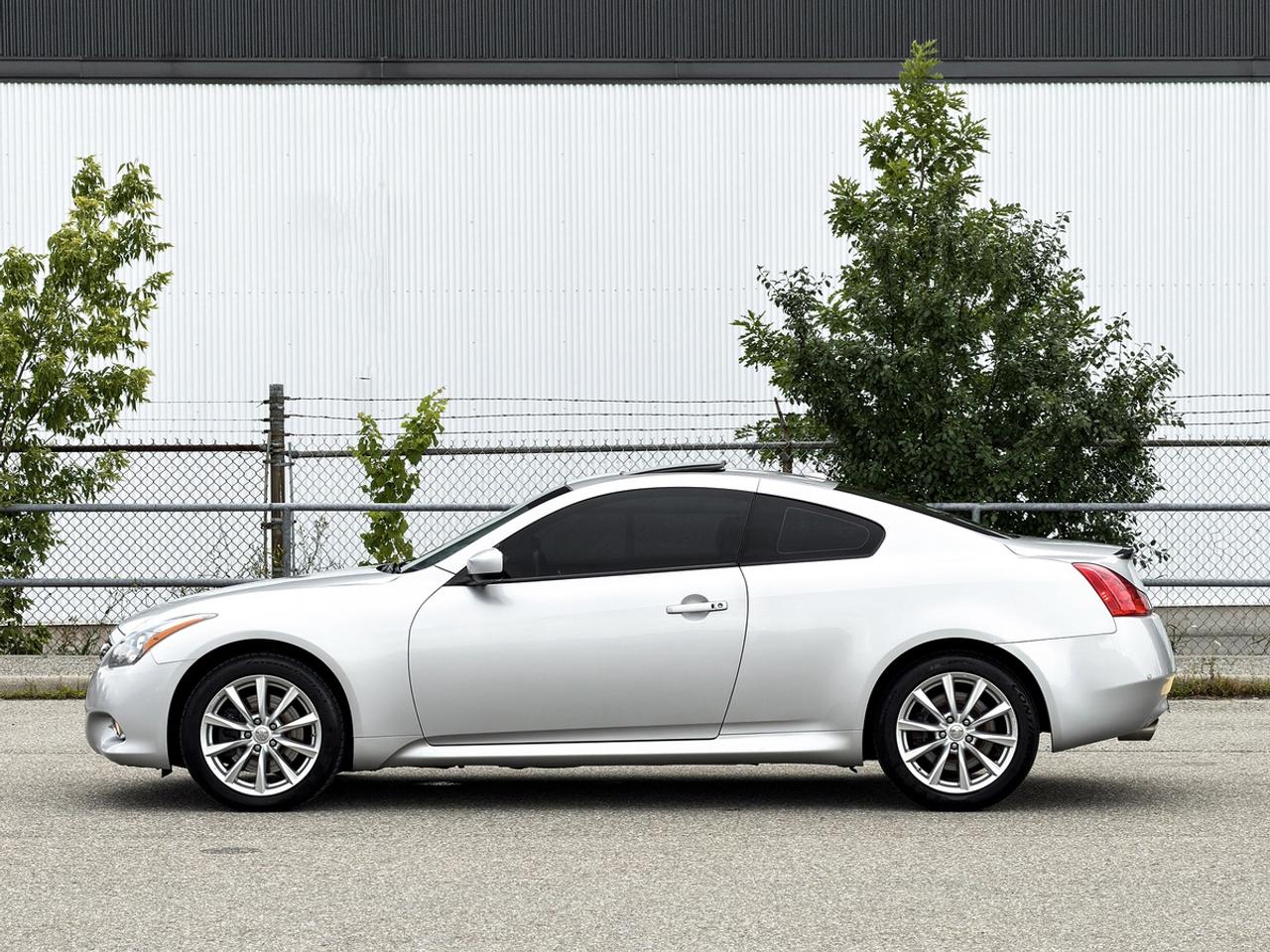 2012 Infiniti G37X  AWD w/Tech Pkg Photo