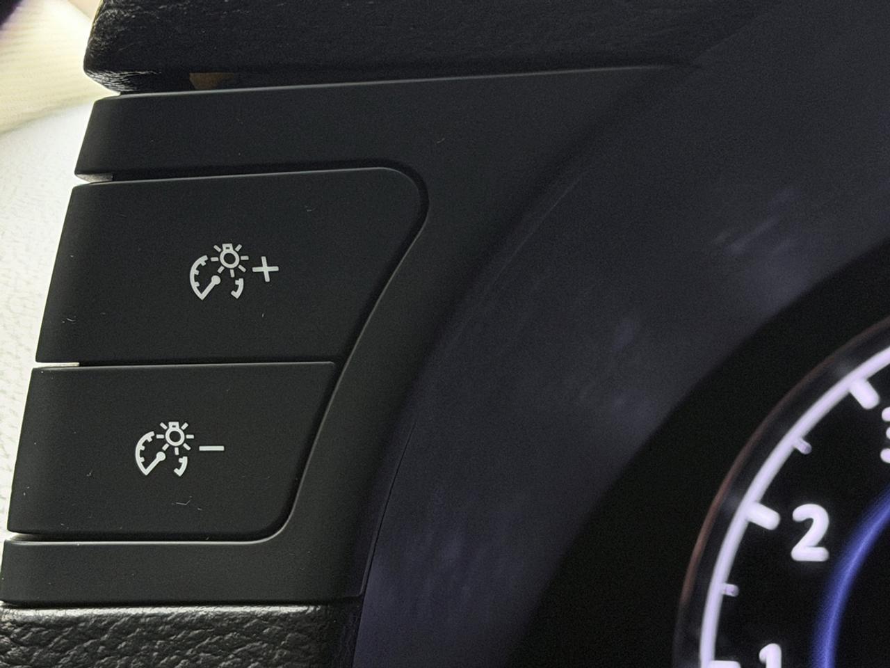 2012 Infiniti G37X  AWD w/Tech Pkg Photo