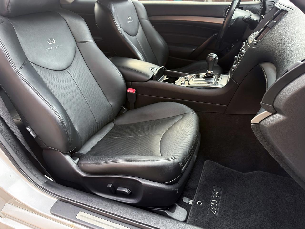 2012 Infiniti G37X  AWD w/Tech Pkg Photo