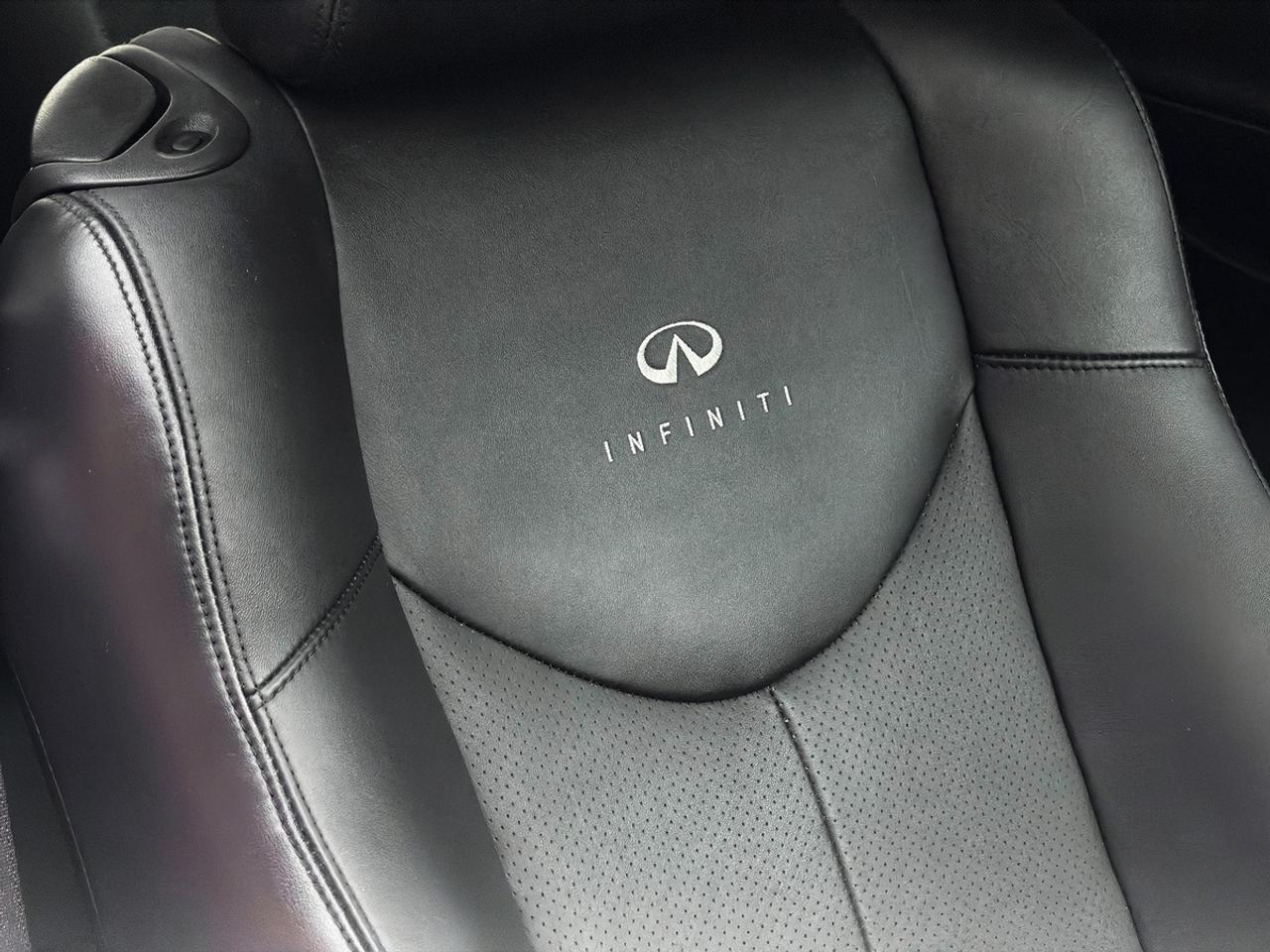 2012 Infiniti G37X  AWD w/Tech Pkg Photo