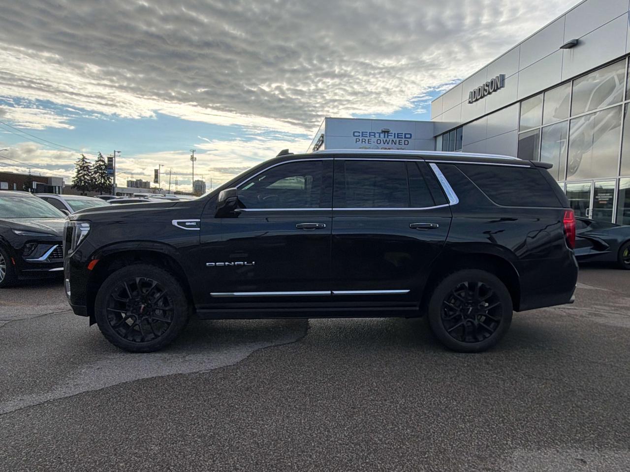2023 GMC Yukon Denali Photo