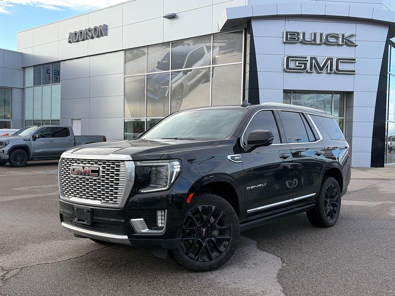 2023 GMC Yukon Denali Photo0