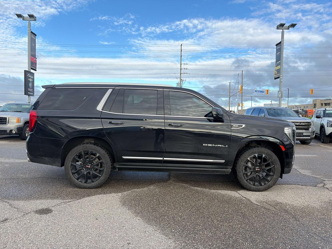 2023 GMC Yukon Denali Photo