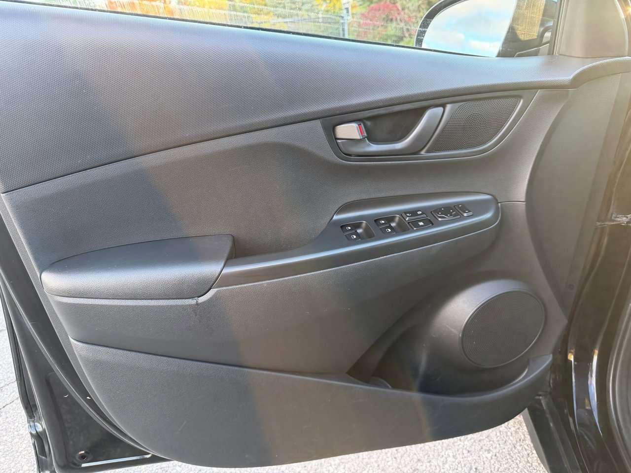 2020 Hyundai KONA Essential Photo