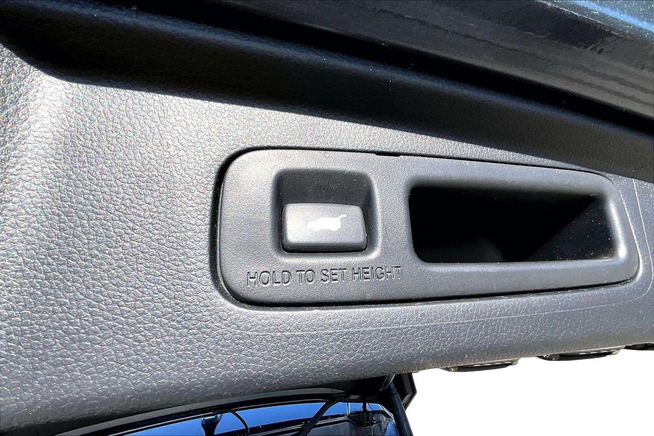 2023 Honda CR-V Hybrid Touring AWD   Blind Spot   Navi   Sunroof Photo