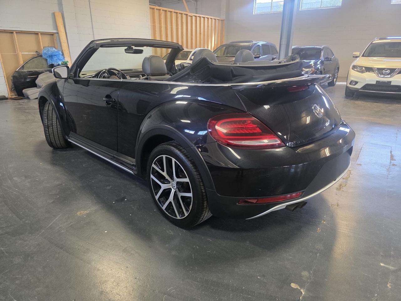 2018 Volkswagen Beetle DUNE PACKAGE Photo
