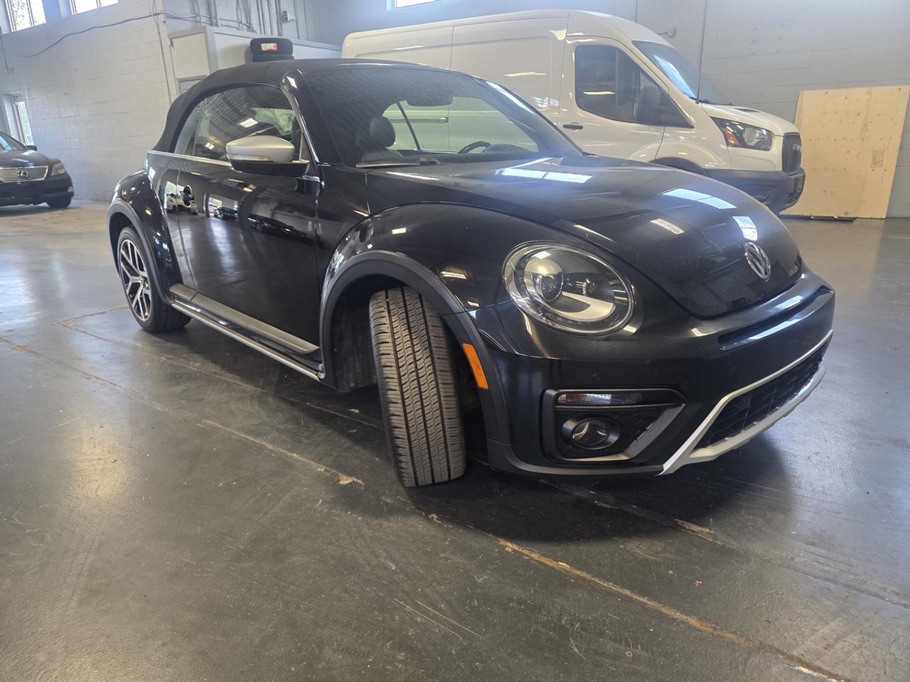 2018 Volkswagen Beetle DUNE PACKAGE Photo