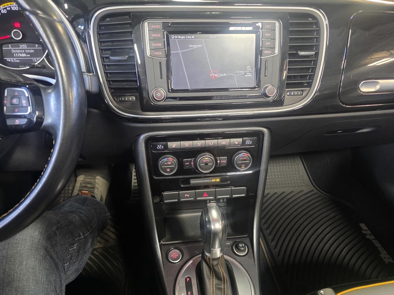 2018 Volkswagen Beetle DUNE PACKAGE Photo