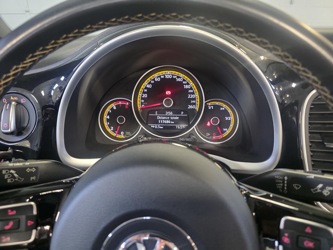 2018 Volkswagen Beetle DUNE PACKAGE Photo