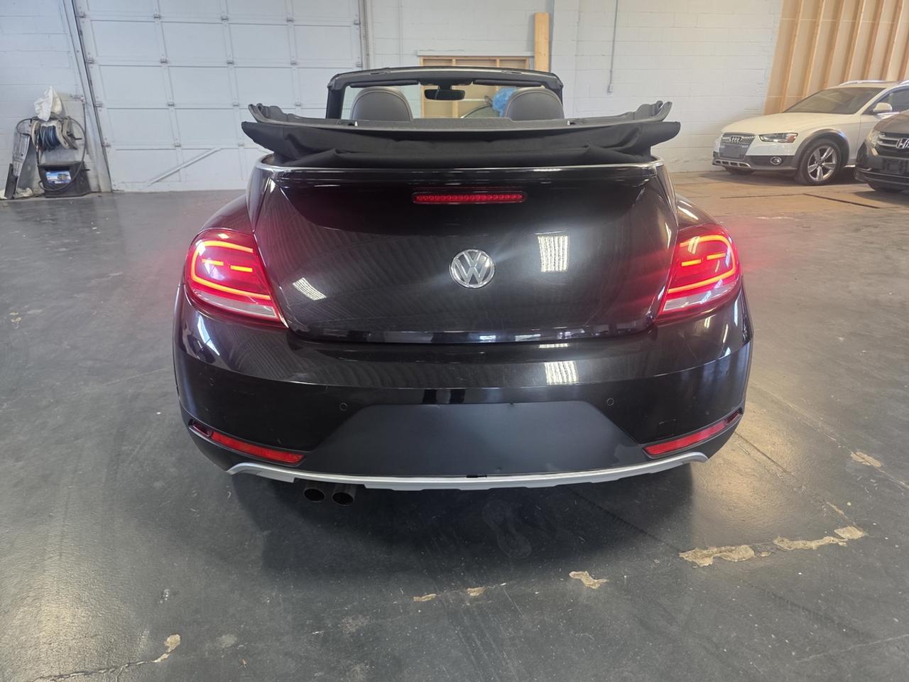 2018 Volkswagen Beetle DUNE PACKAGE Photo